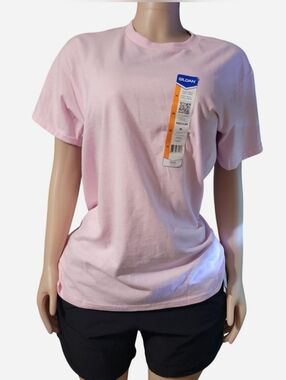 Gildan Women's Pink Crew Neck T‑Shirt